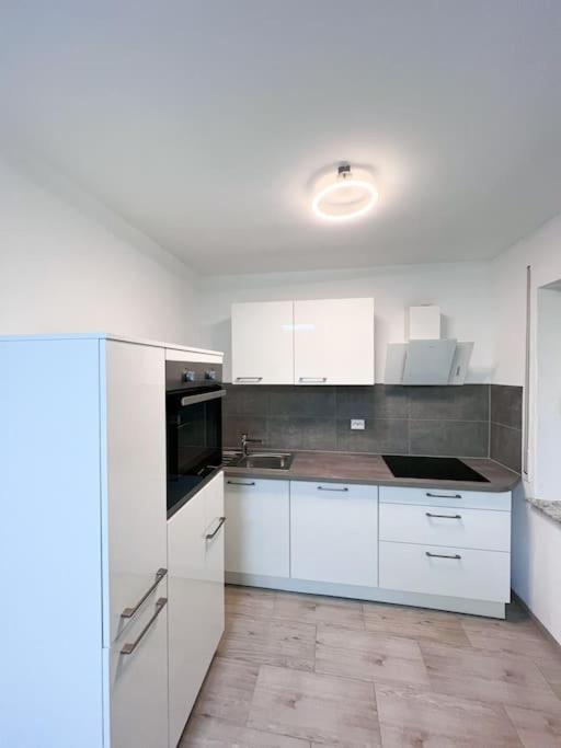 Neu Sanierte Einzimmerwohnung